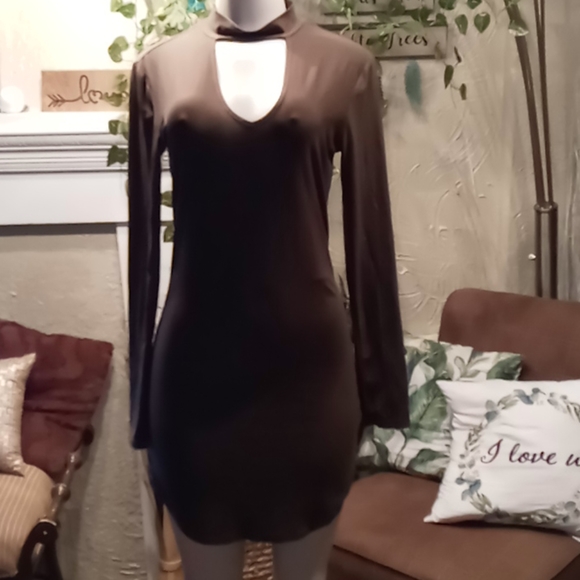 Dress - Picture 4 of 4